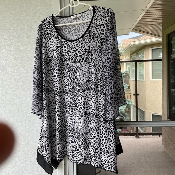 Animal print blouse - Picture 3 of 3